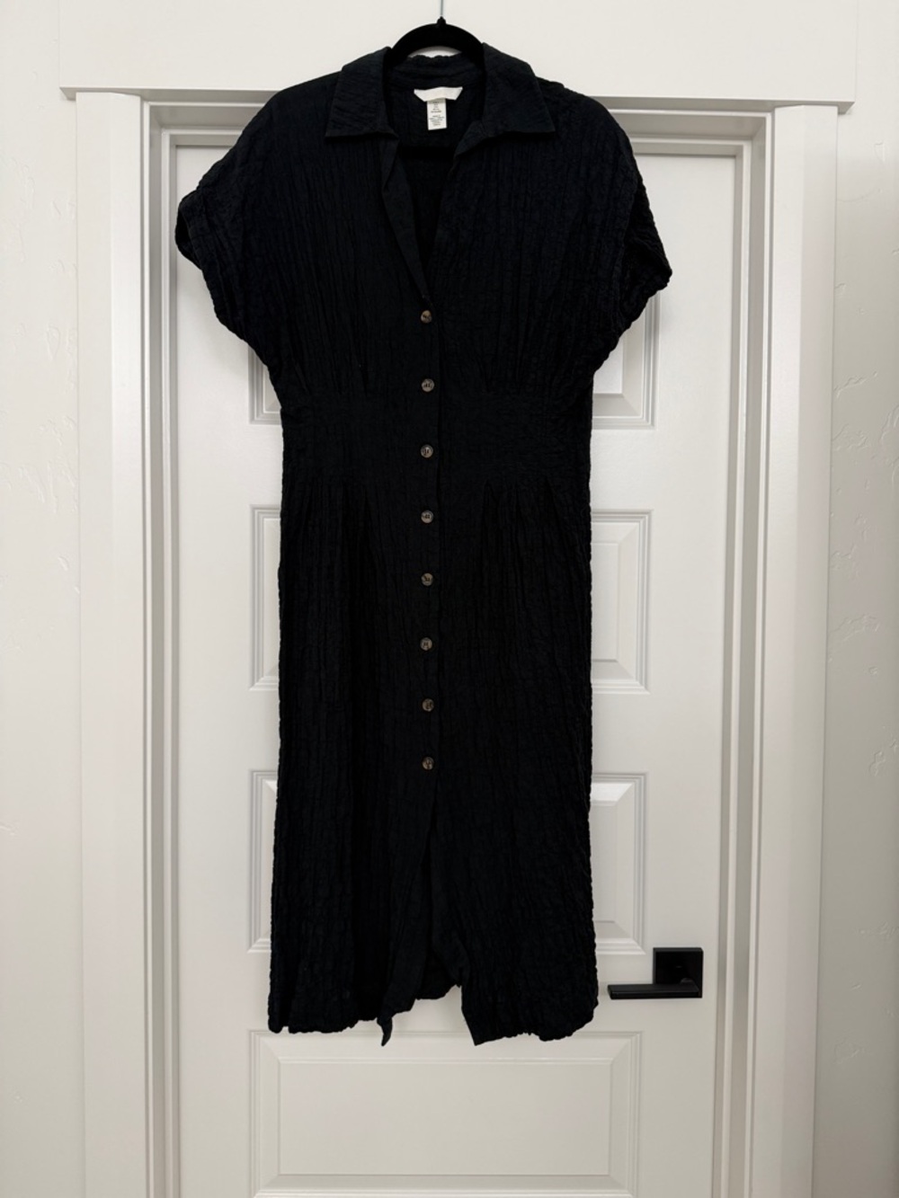 Classic Black Button-Front Women’s Shirt Dress
